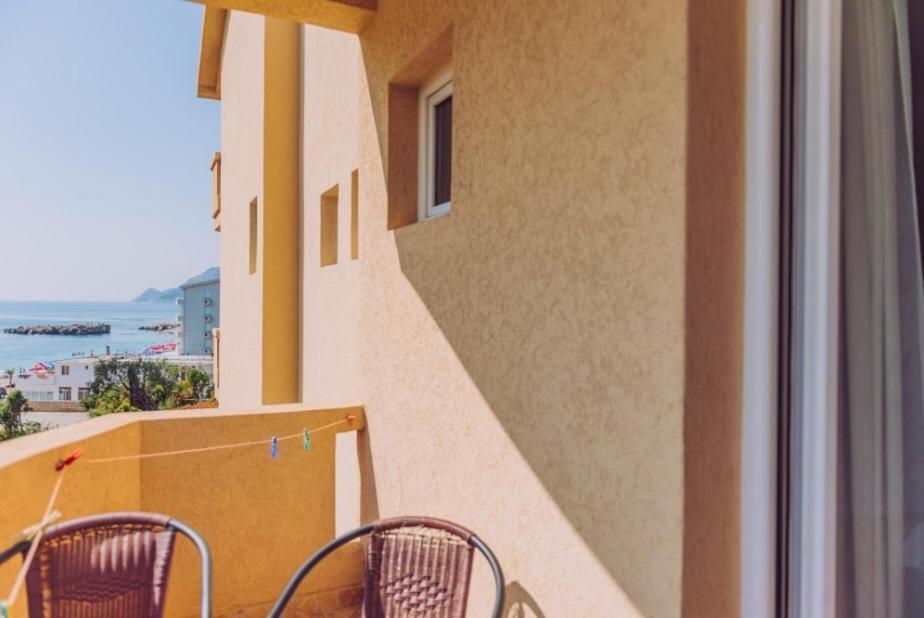 Apartmani Lasta Dobra Voda Esterno foto