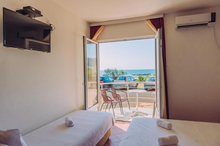 Apartmani Lasta Dobra Voda Esterno foto