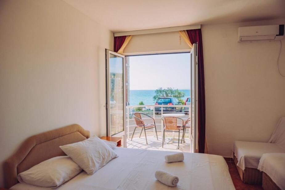 Apartmani Lasta Dobra Voda Esterno foto