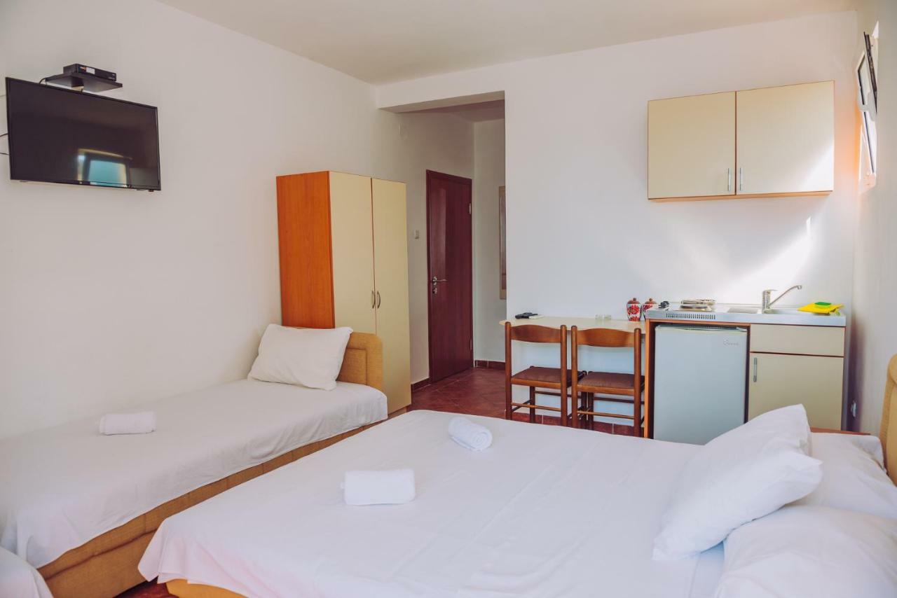 Apartmani Lasta Dobra Voda Esterno foto