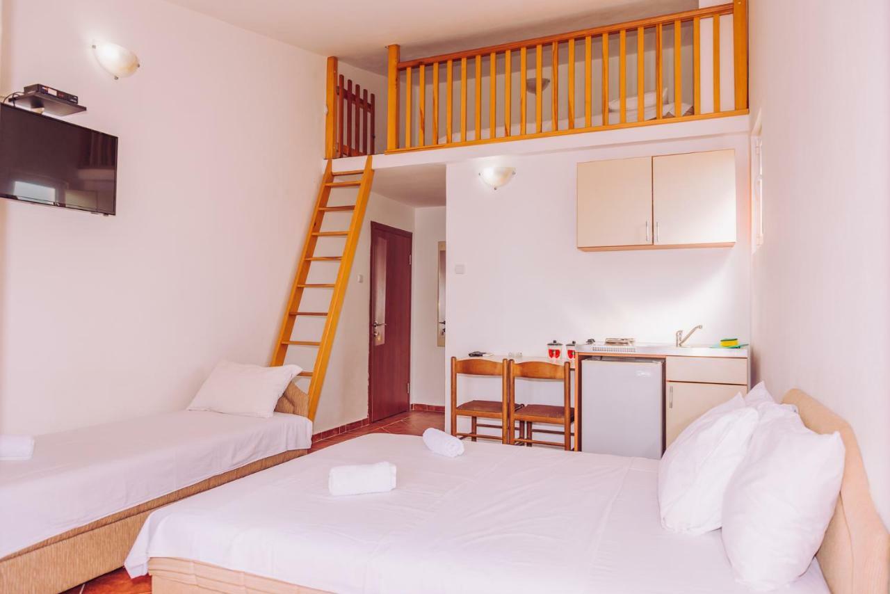 Apartmani Lasta Dobra Voda Esterno foto