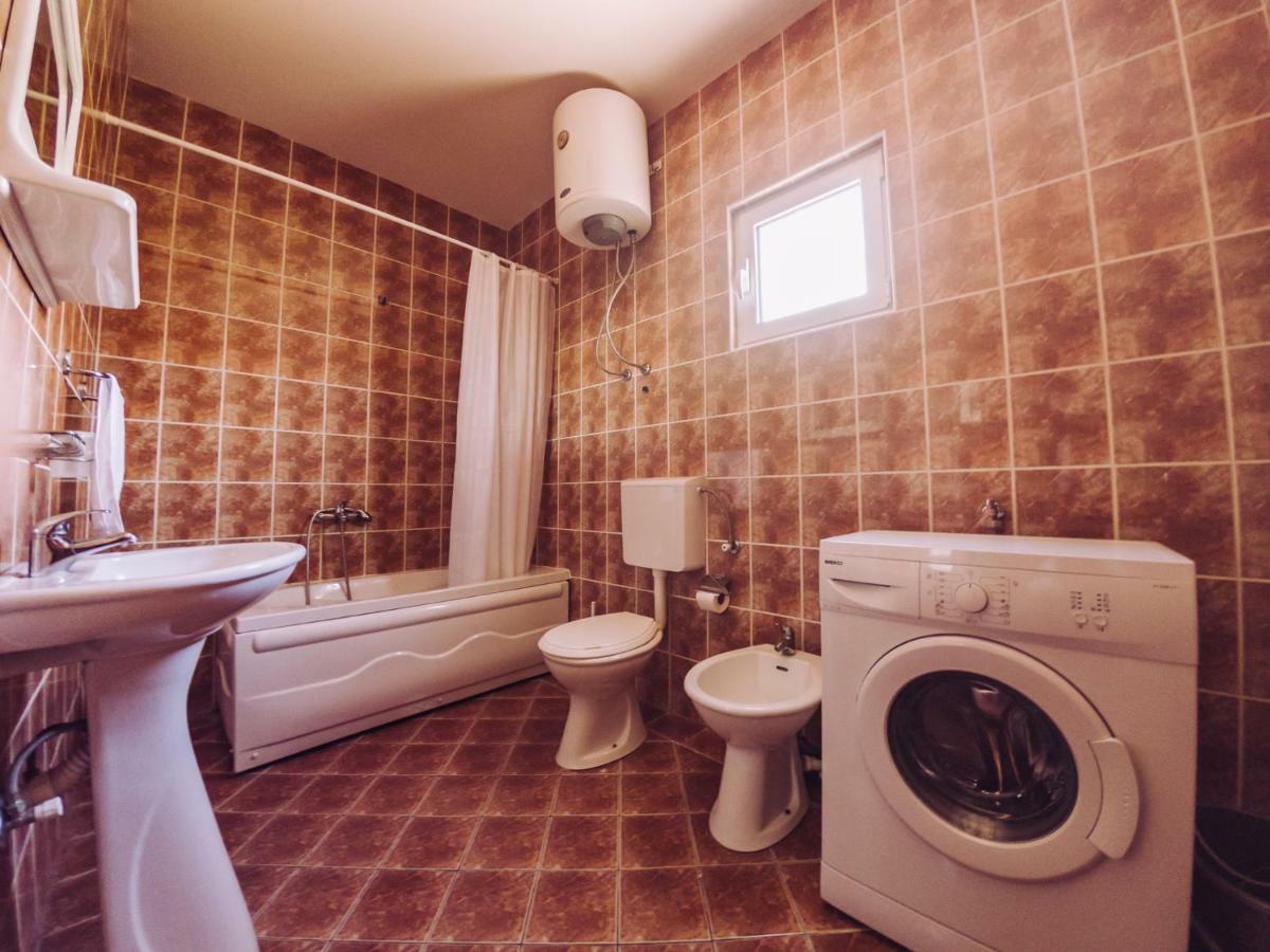 Apartmani Lasta Dobra Voda Esterno foto
